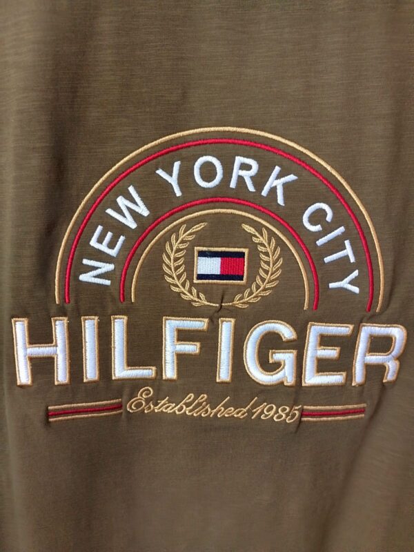 Tommy Hilfiger Men’s Regular Fit Logo T-Shirt – Timeless Style, Everyday Comfort - Image 3