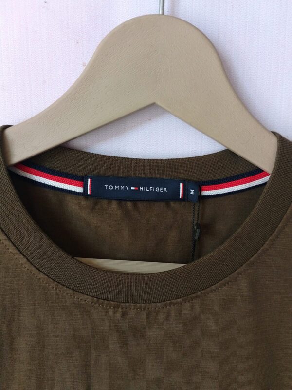 Tommy Hilfiger Men’s Regular Fit Logo T-Shirt – Timeless Style, Everyday Comfort - Image 2